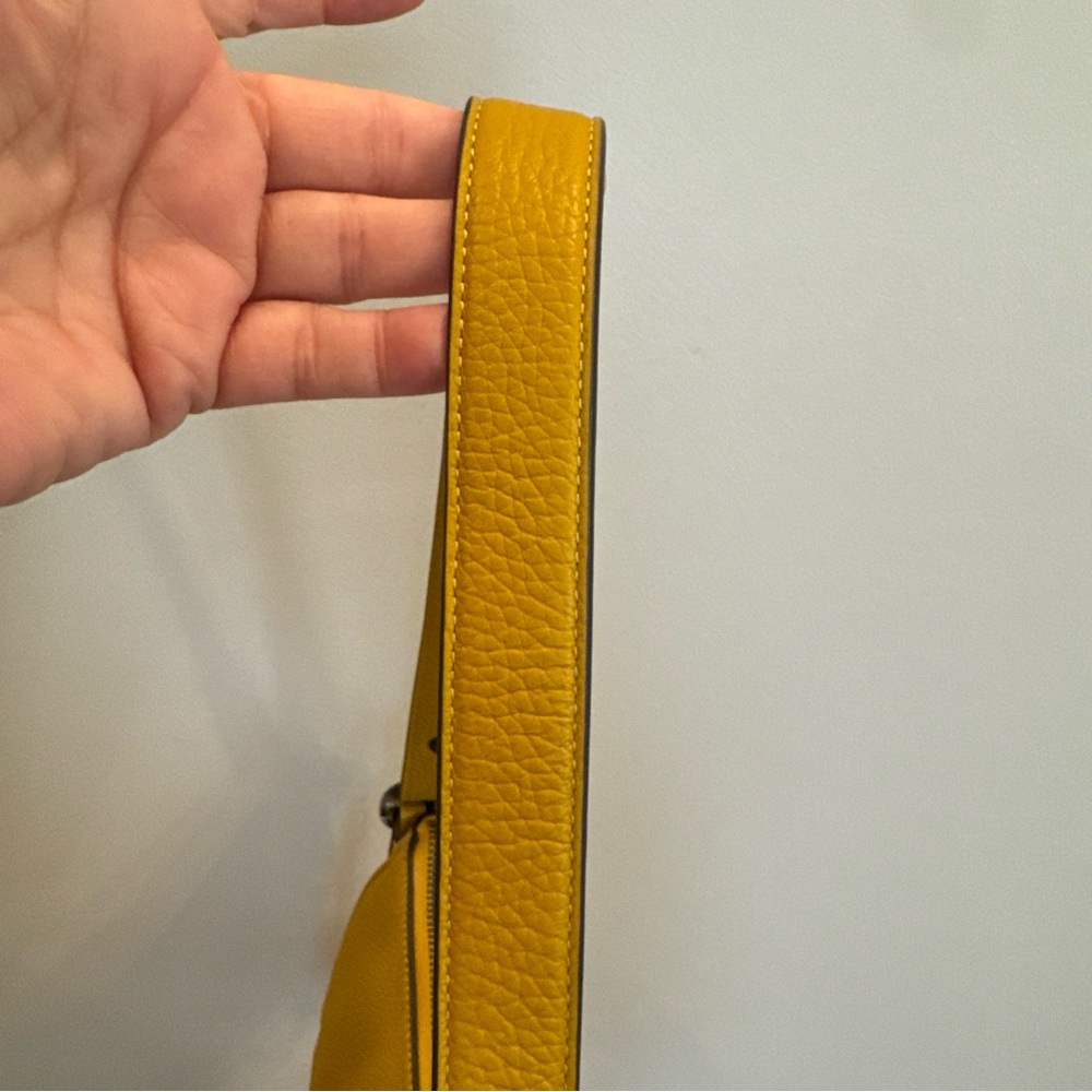 COACH Soft Pebble Leather Luna Shoulder Bag ~NWT~ Flax CC439 - Picture 9 of 10